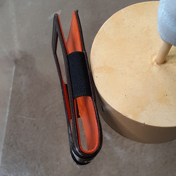 Chanel Ipod holder - Picture 2 of 7